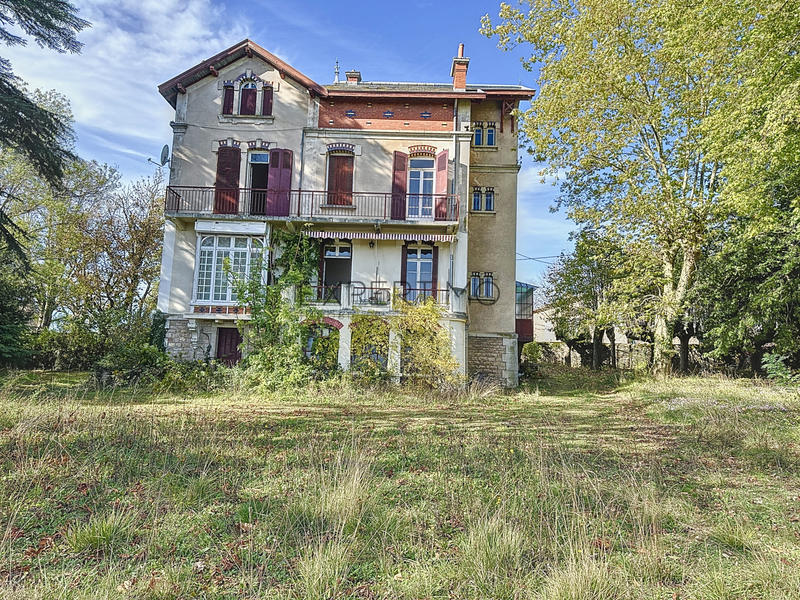 Château - 331 m² - 10 pièces