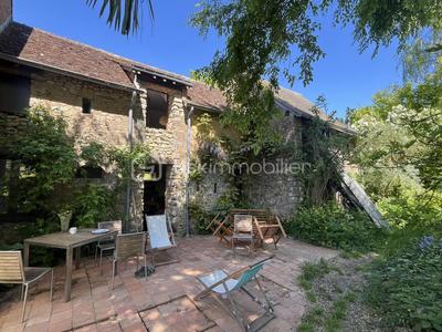 Maison - 210 m² - 6 pièces