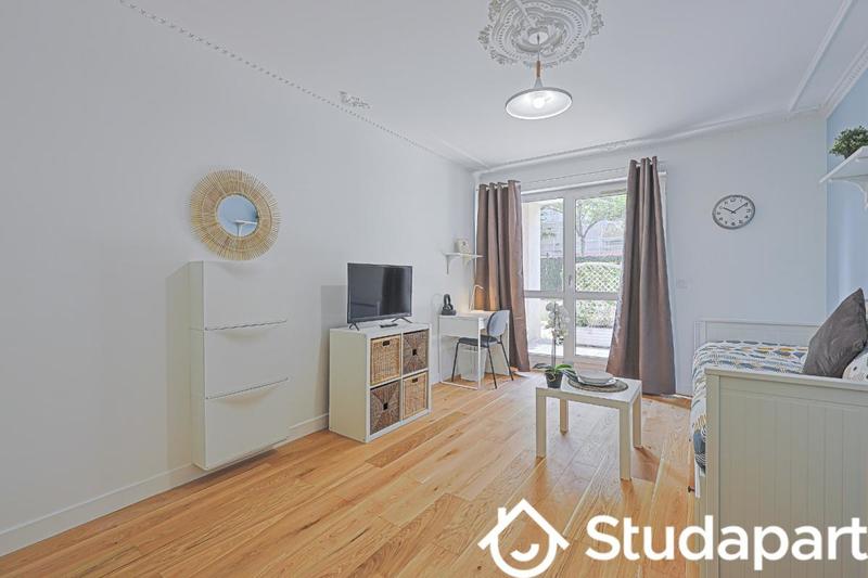 Chambre - 11 m² - 1 pièce