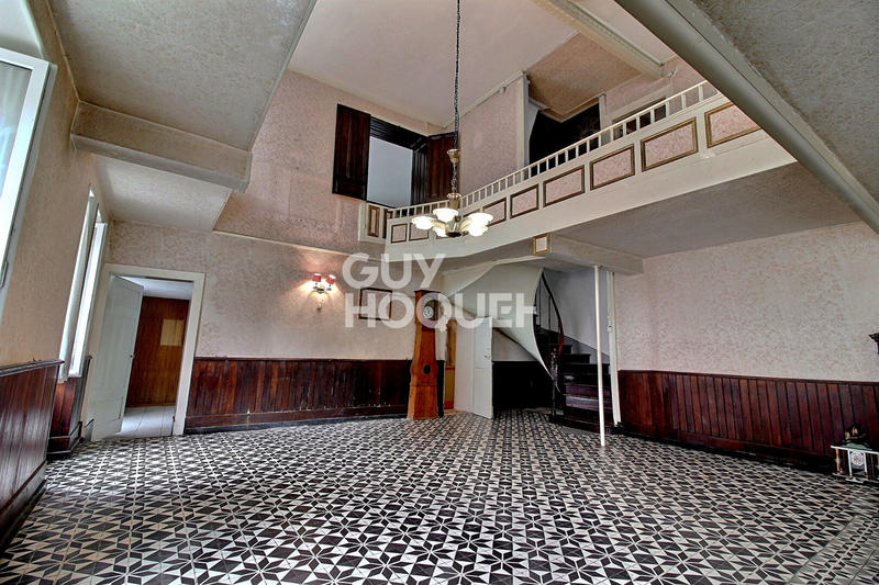 Maison - 400 m² - 13 pièces