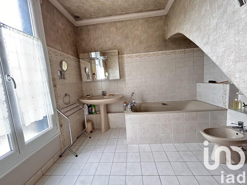 Maison - 157 m² - 8 pièces