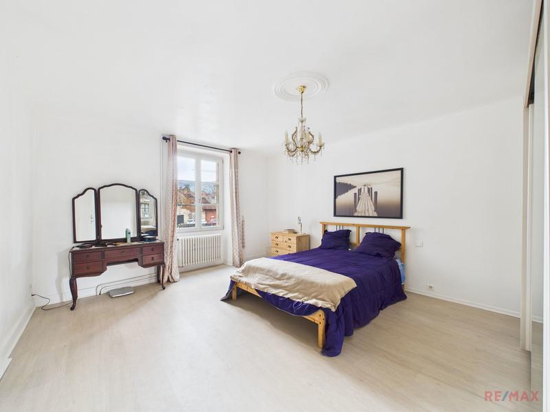 Propriété - 320 m² - 8 pièces