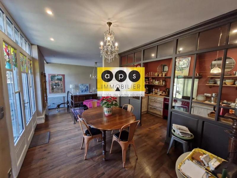 Maison de ville - 200 m² - 8 pièces