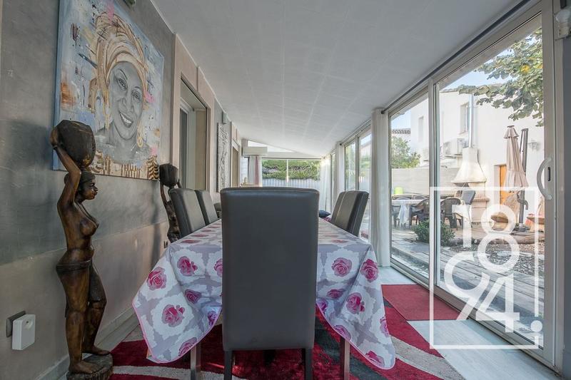 Maison - 211 m² - 10 pièces