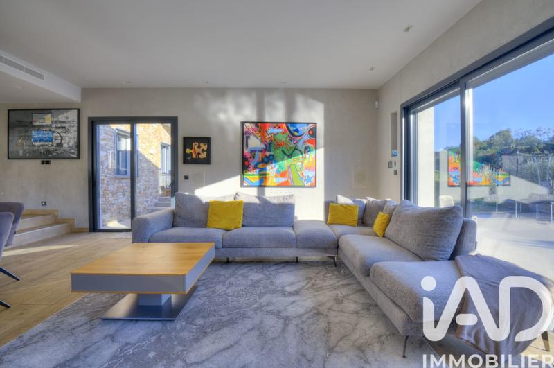 Maison de maîtres - 360 m² - 10 pièces