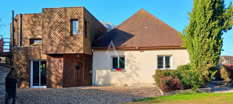 Maison - 293 m² - 12 pièces