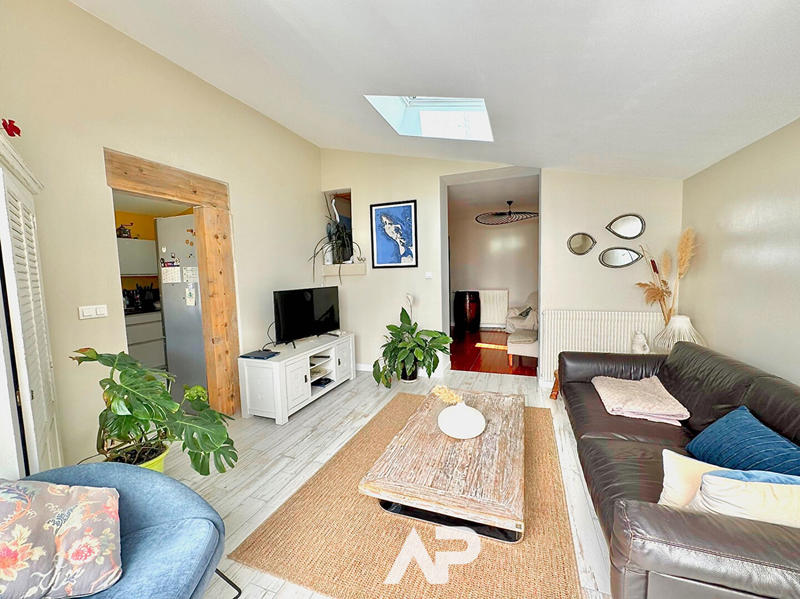 Maison - 97 m² - 5 pièces