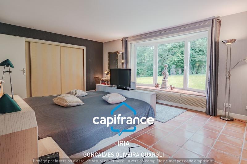 Propriété - 360 m² - 10 pièces