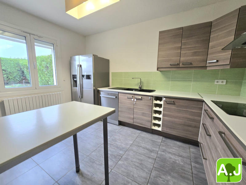 Maison traditionnelle - 125 m² - 6 pièces