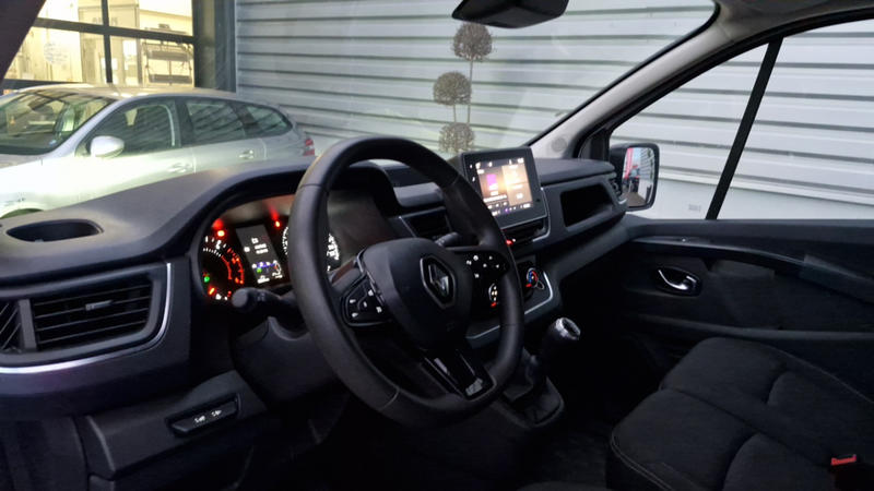 Renault Trafic Fourgon l2h1 3000 kg blue dci 130 grand confort