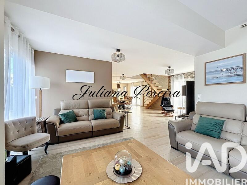 Maison - 180 m² - 7 pièces