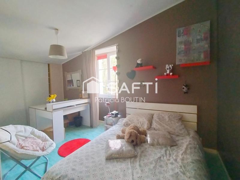 Maison - 167 m² - 8 pièces