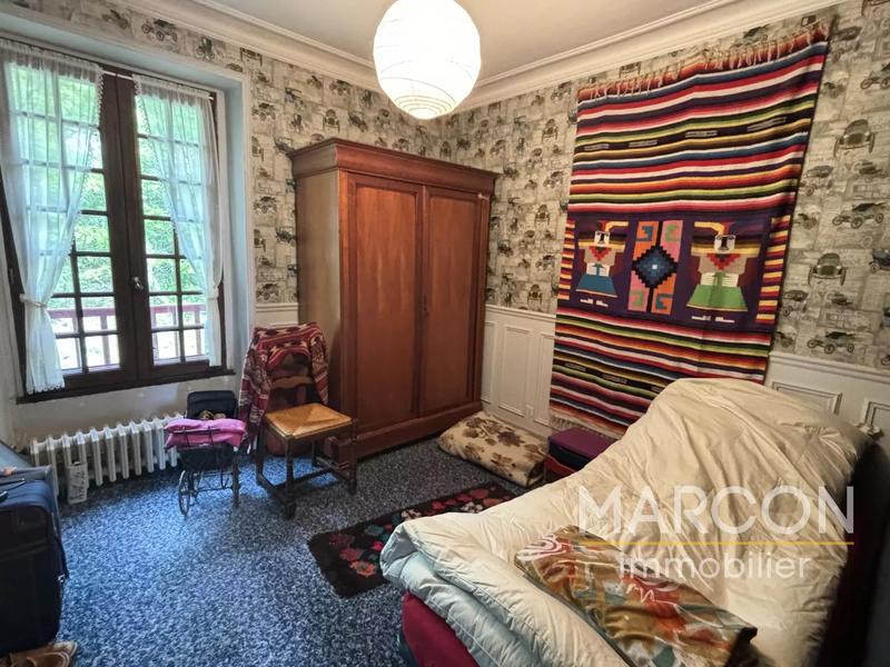 Propriété - 225 m²