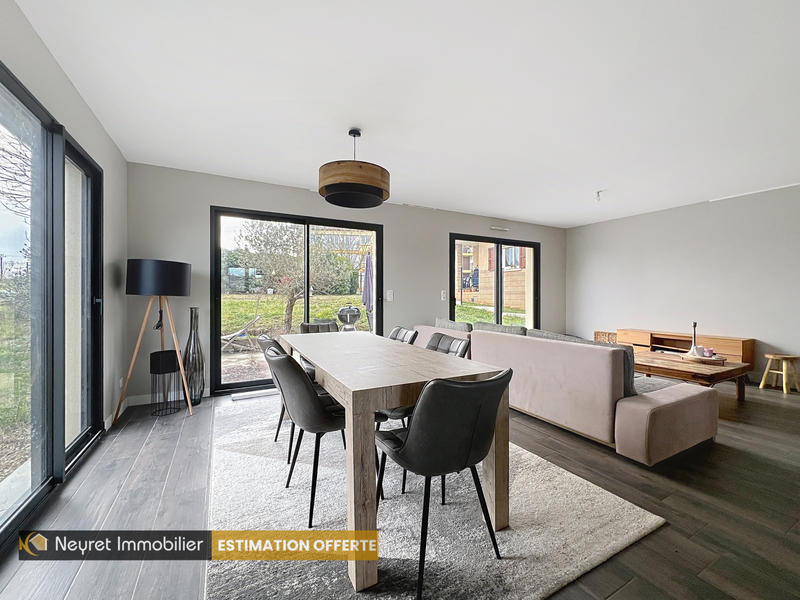 Maison - 121 m² - 5 pièces