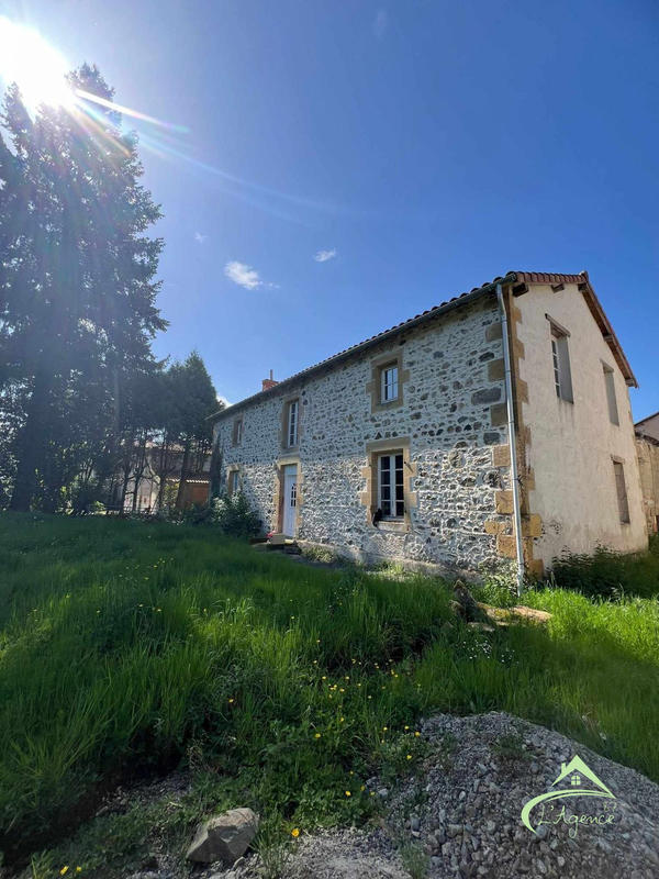 Maison traditionnelle - 187 m² - 6 pièces