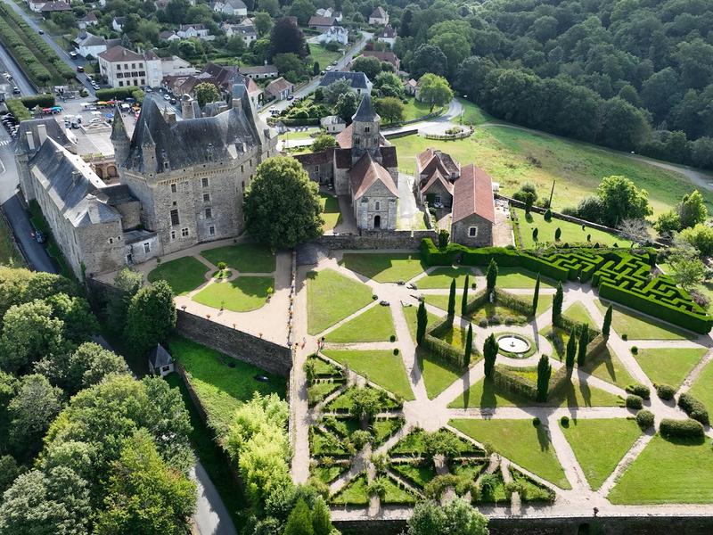 Visite guidée du Château et des jardins - Château en fête