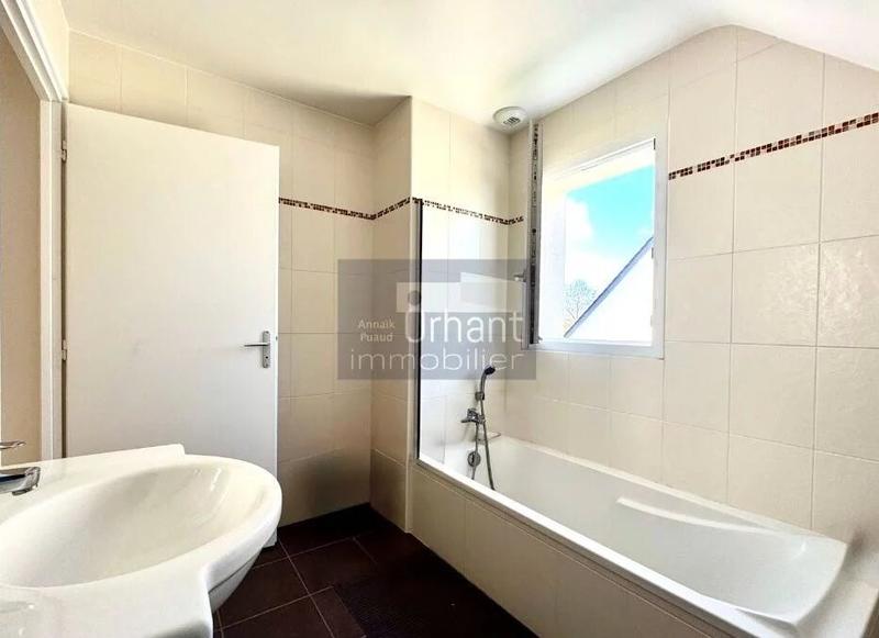 Maison - 95 m² - 6 pièces