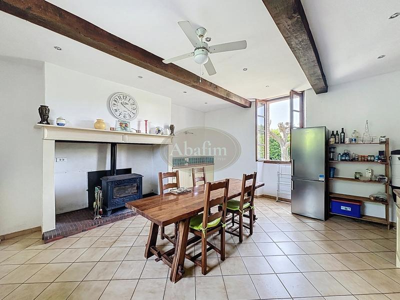 Maison - 210 m² - 6 pièces