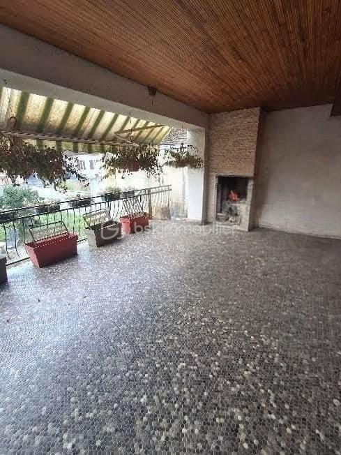 Maison de village - 260 m² - 8 pièces