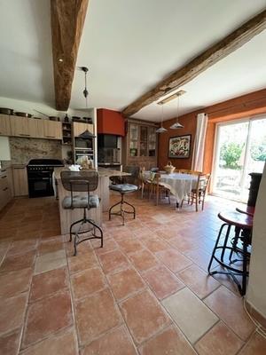 Maison - 207 m² - 7 pièces