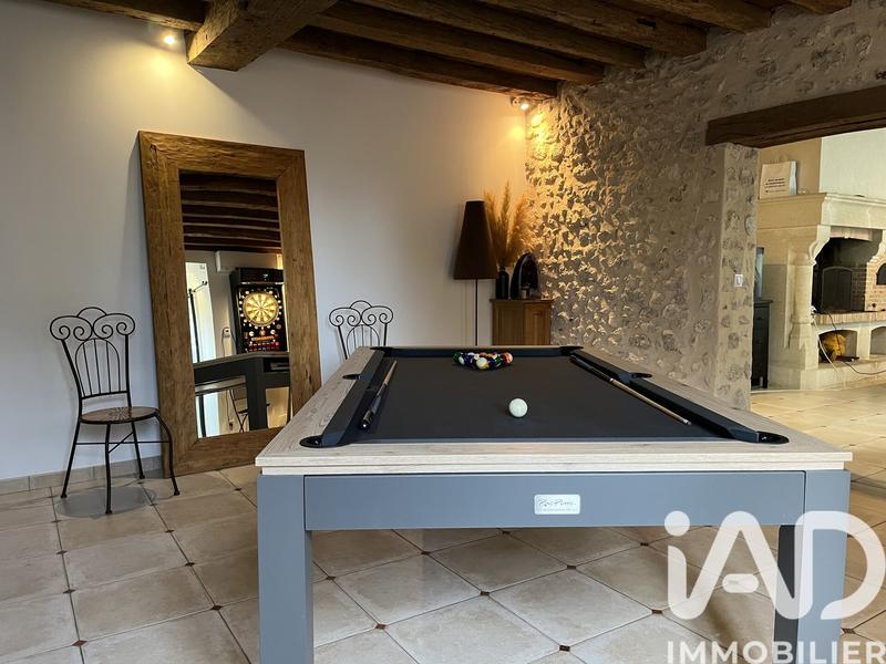 Maison - 201 m² - 9 pièces