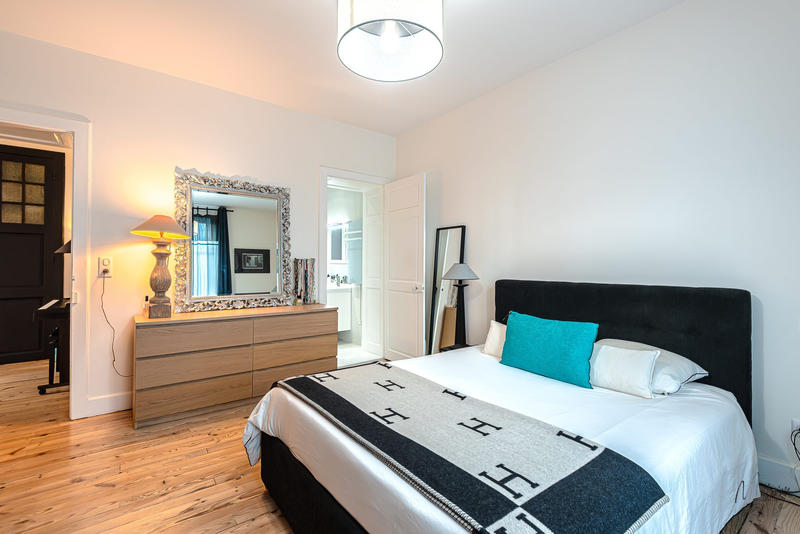 Appartement - 142 m² - 5 pièces