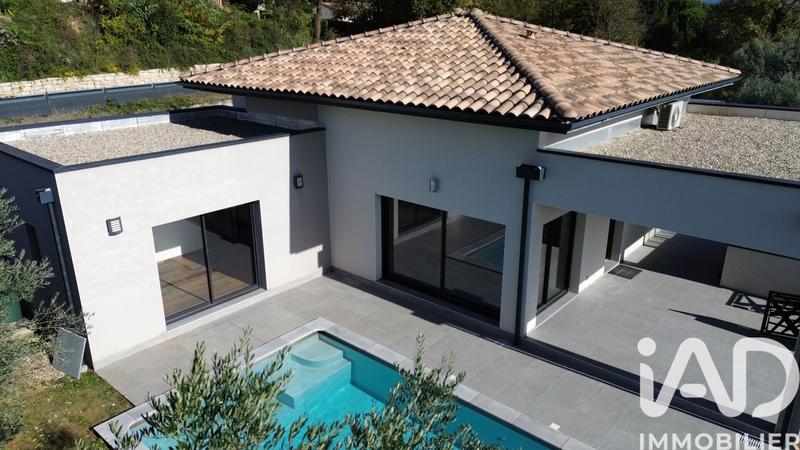 Maison - 145 m² - 5 pièces