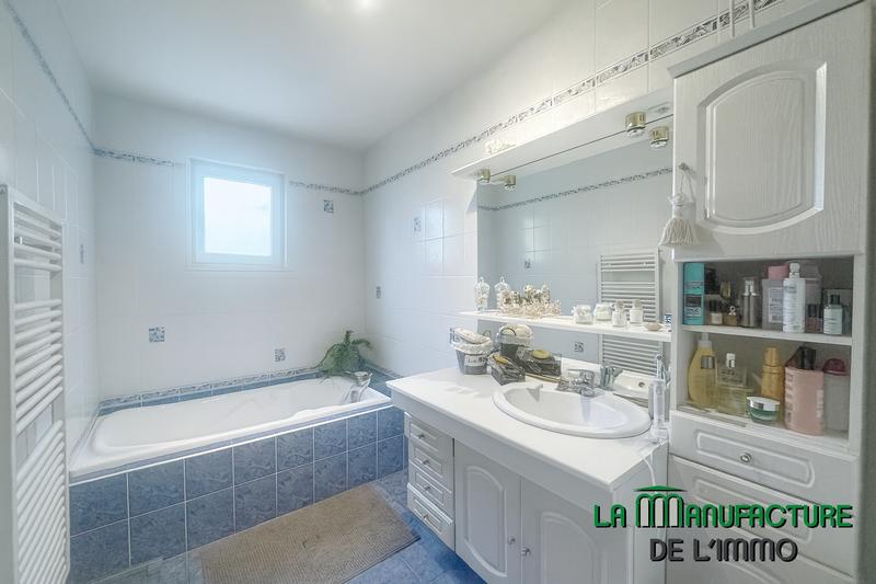 Maison - 135 m² - 6 pièces