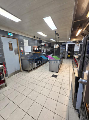 Fonds de commerce - Magasins - 200 m²