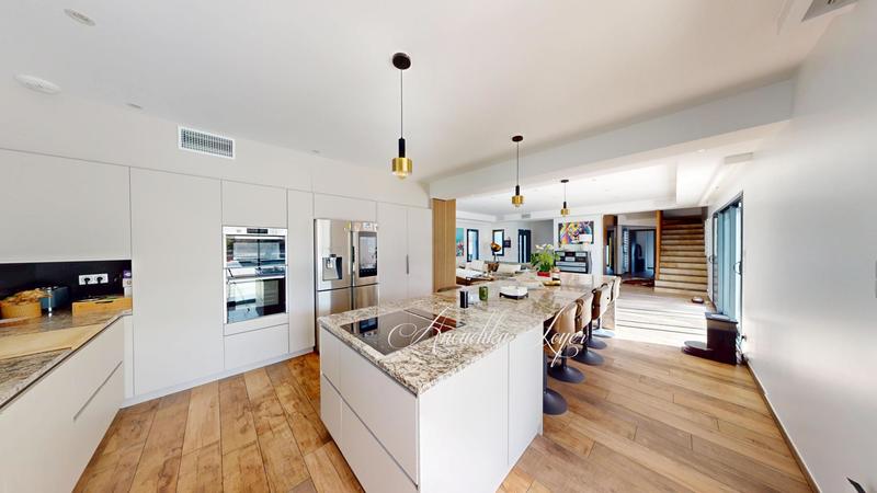 Villa - 286 m² - 11 pièces