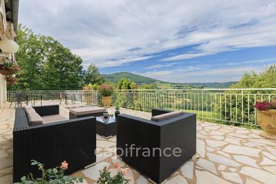 Propriété - 315 m² - 10 pièces