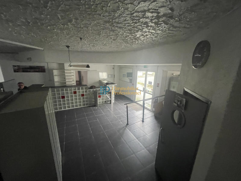 Local commercial - 1 120 m²