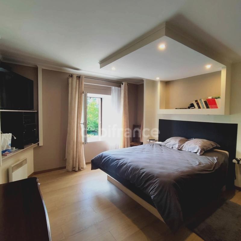 Maison - 290 m² - 11 pièces