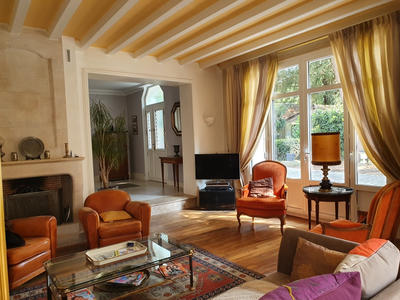 Maison - 230 m² - 7 pièces