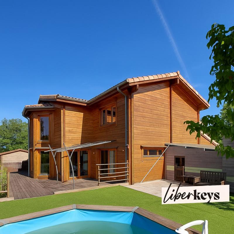 Châlet - 245 m² - 8 pièces