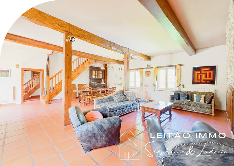 Propriété - 336 m² - 11 pièces