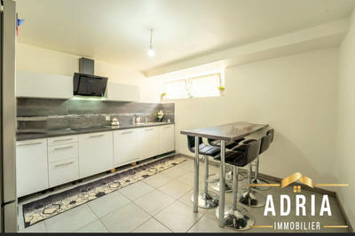 Maison - 189 m² - 7 pièces