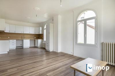 Maison - 210 m² - 5 pièces