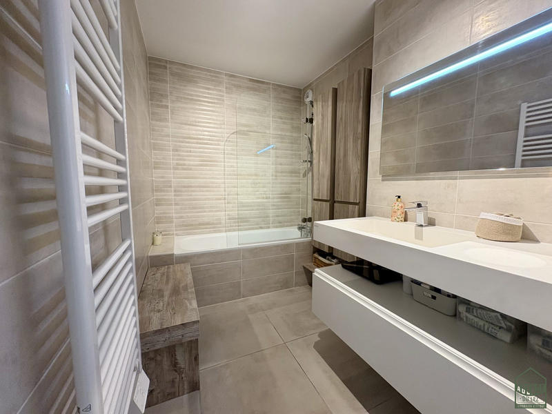 Appartement - 100 m² - 4 pièces