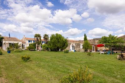 Maison - 228 m² - 6 pièces