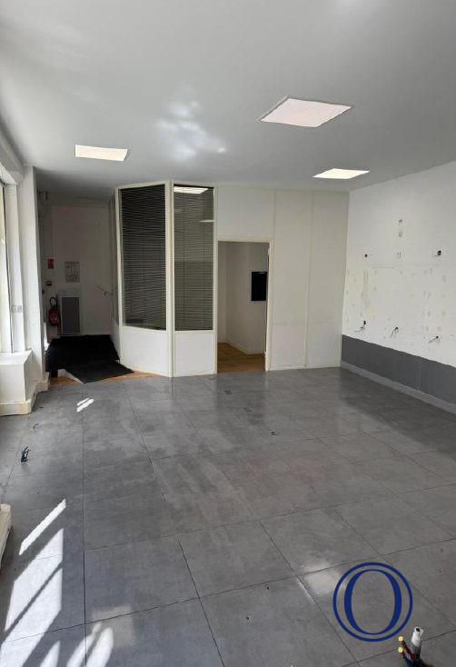 Local commercial - 203 m²