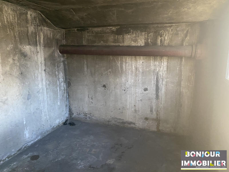 Parking / Garage - 12 m²