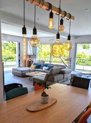 Maison - 220 m² - 7 pièces