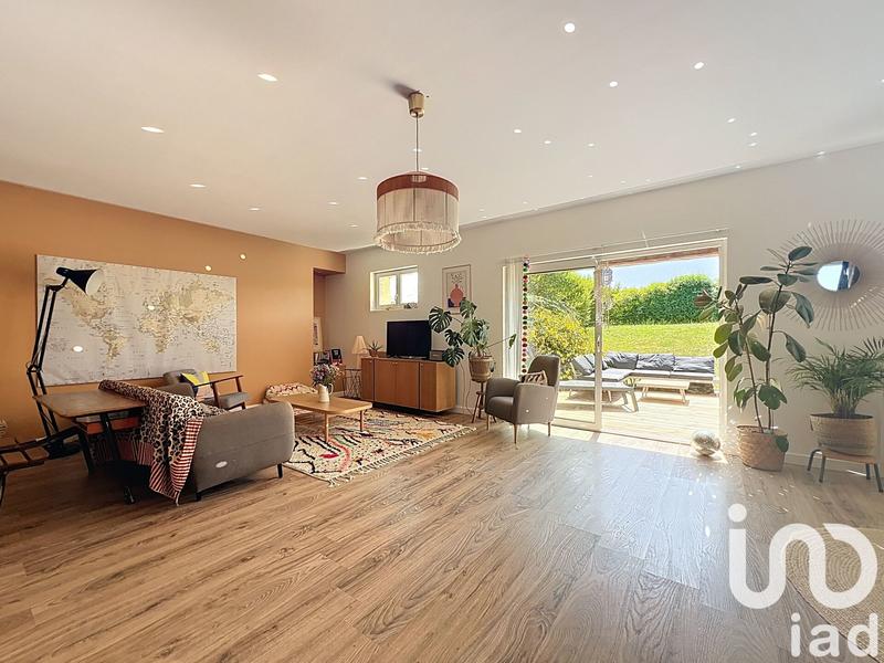 Maison - 284 m² - 7 pièces