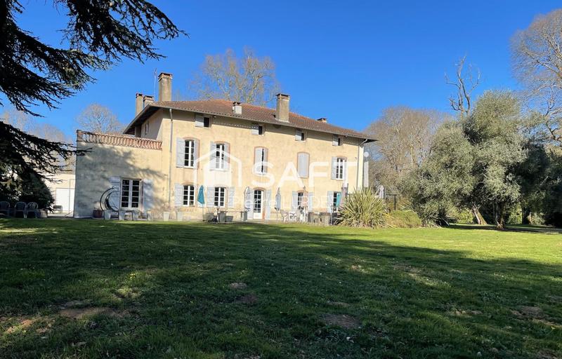 Maison de maîtres - 520 m² - 10 pièces
