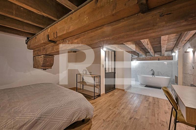 Appartement - 150 m² - 5 pièces