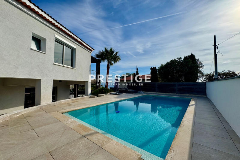 Maison - 255 m² - 8 pièces