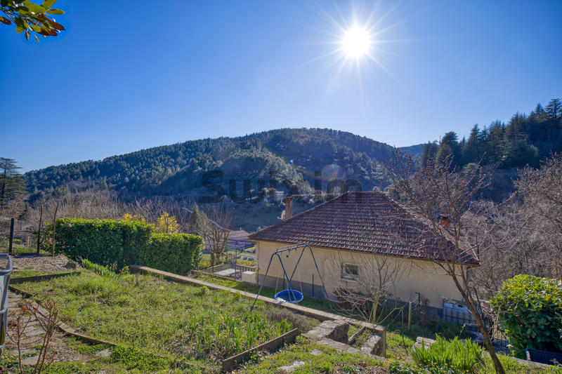 Maison - 137 m² - 8 pièces