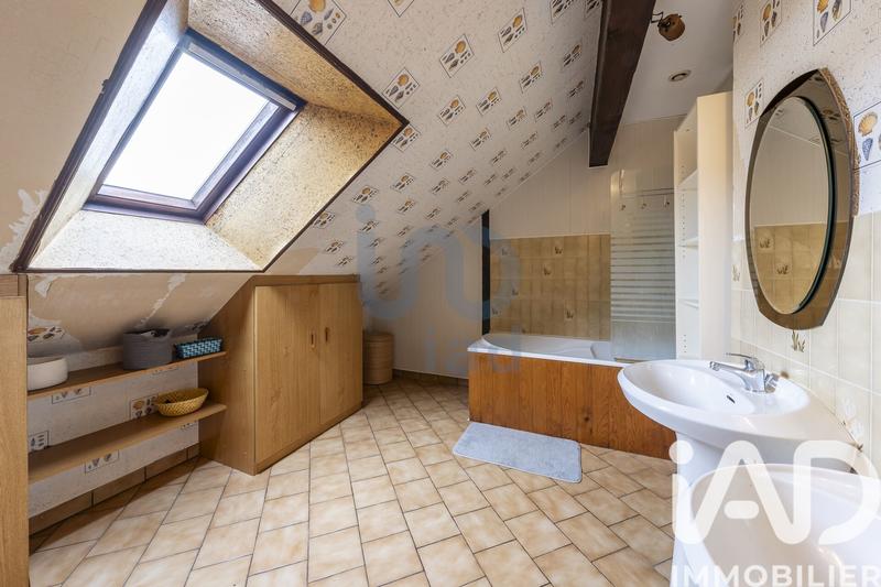 Maison - 96 m² - 5 pièces