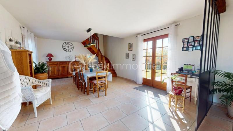 Maison - 237 m² - 7 pièces